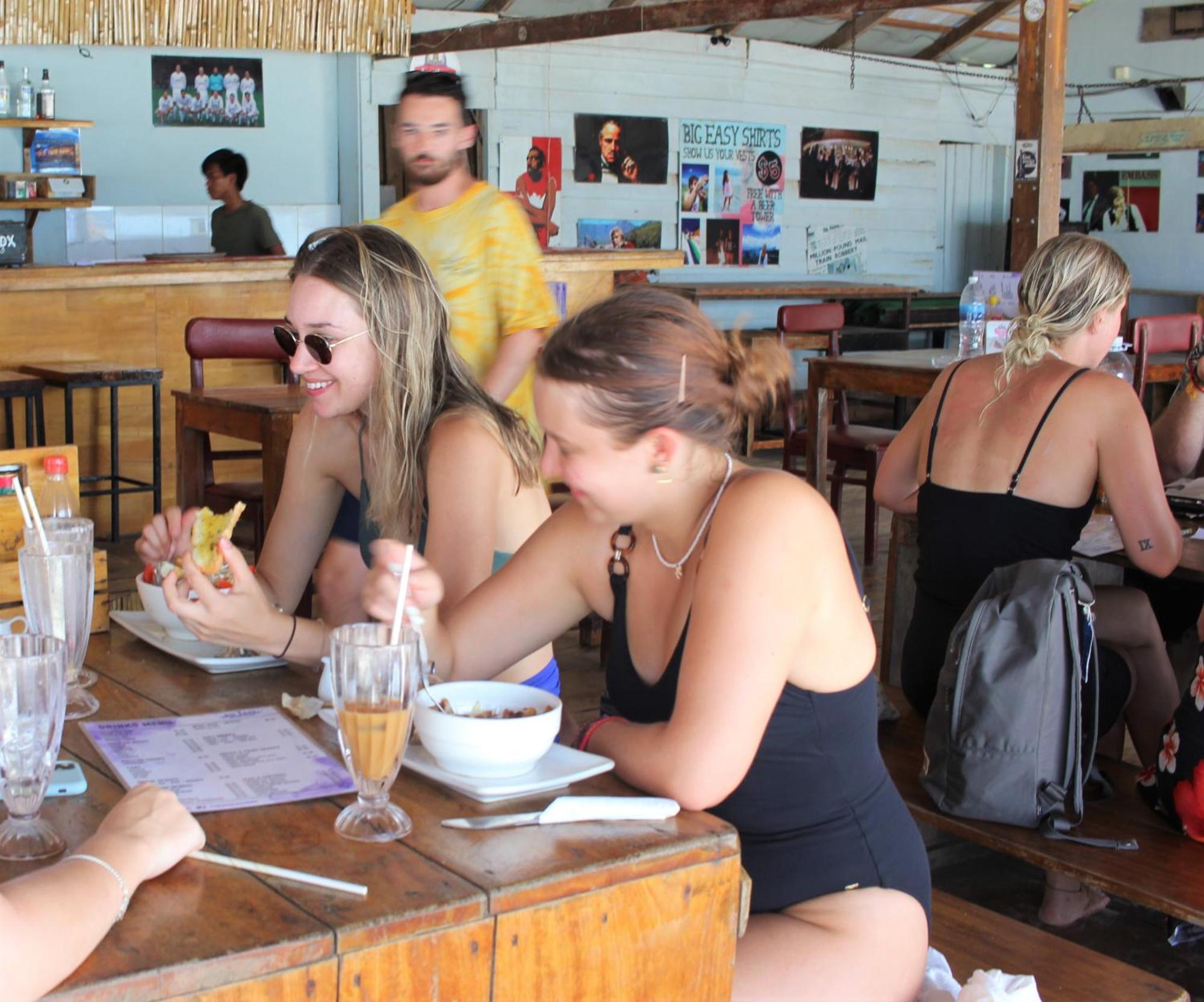 Hostel The Big Easy Koh Rong Samloem Koh Rong Sanloem Exterior foto