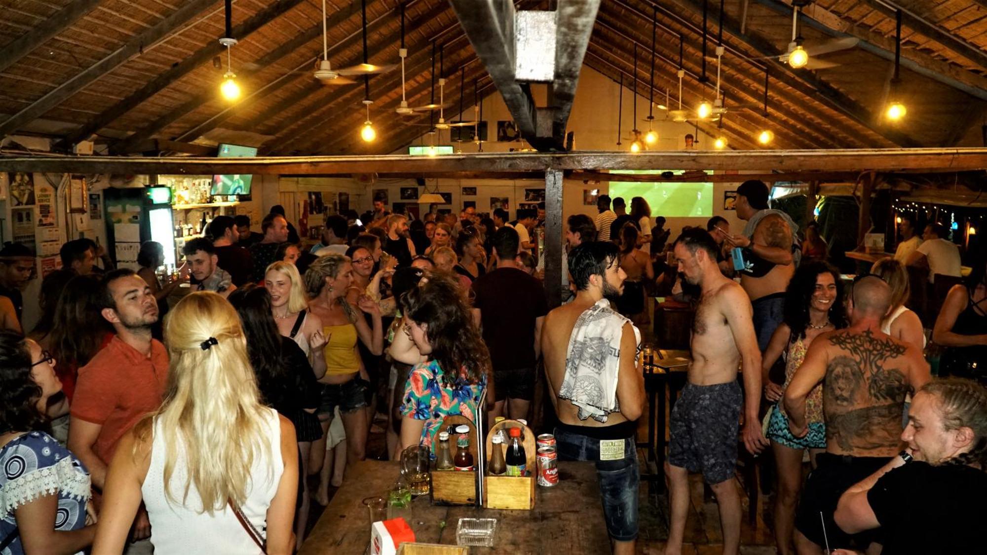 Hostel The Big Easy Koh Rong Samloem Koh Rong Sanloem Exterior foto